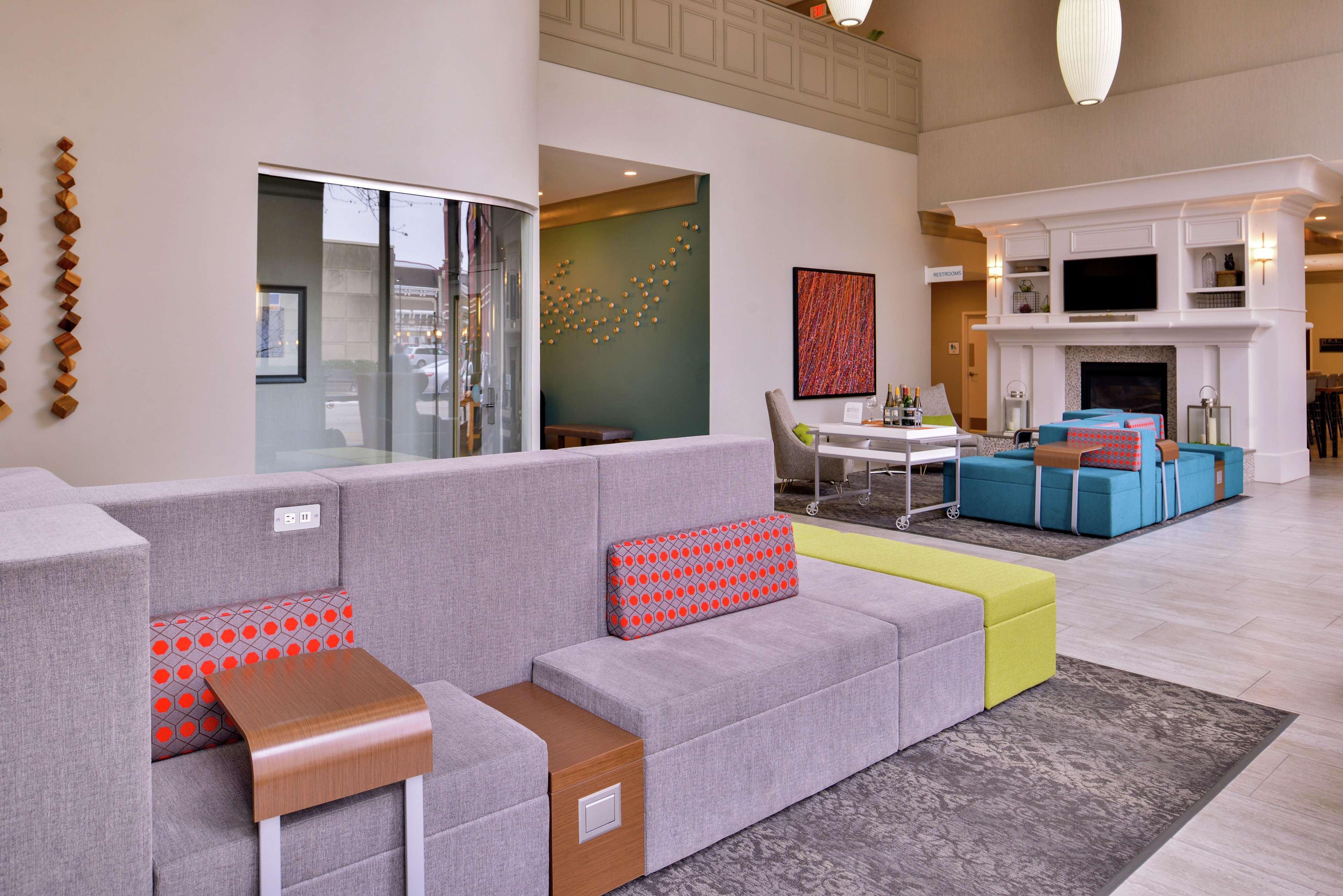 Hilton Garden Inn Terre Haute Exteriör bild