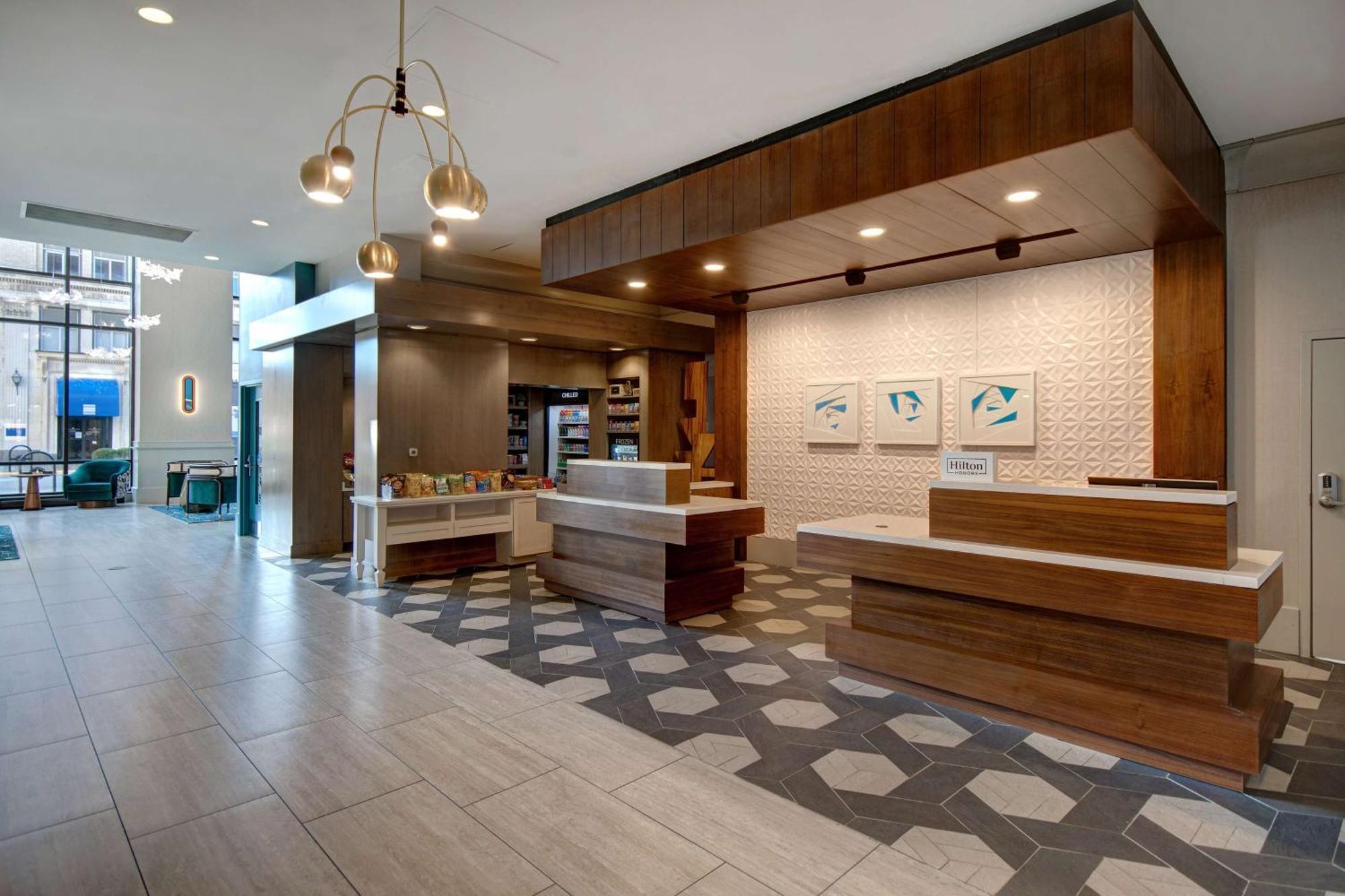 Hilton Garden Inn Terre Haute Exteriör bild