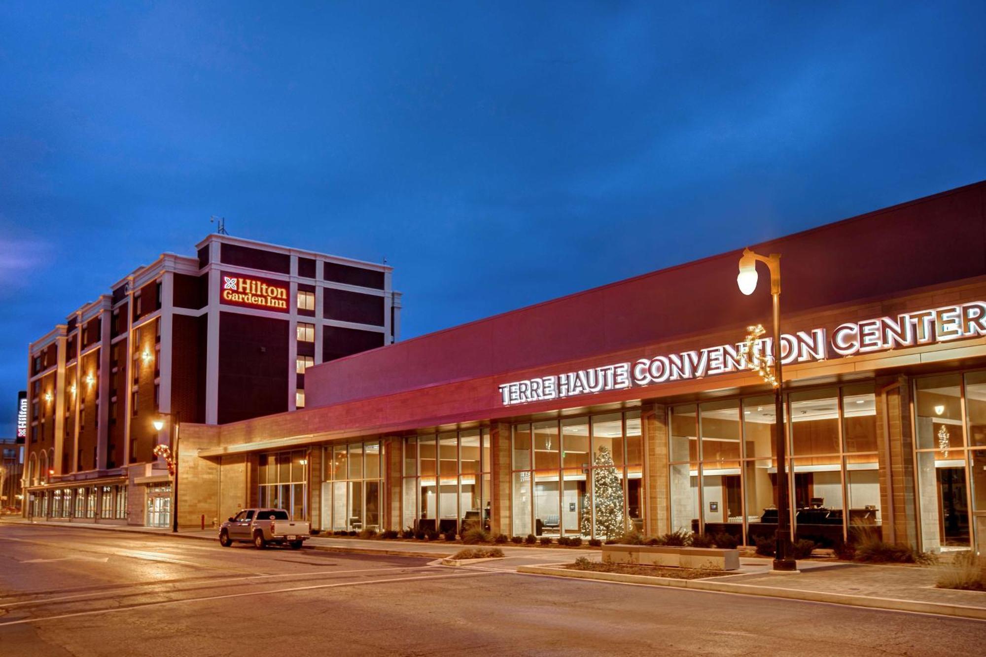 Hilton Garden Inn Terre Haute Exteriör bild