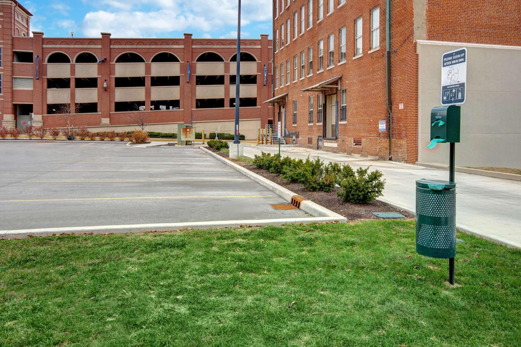 Hilton Garden Inn Terre Haute Exteriör bild